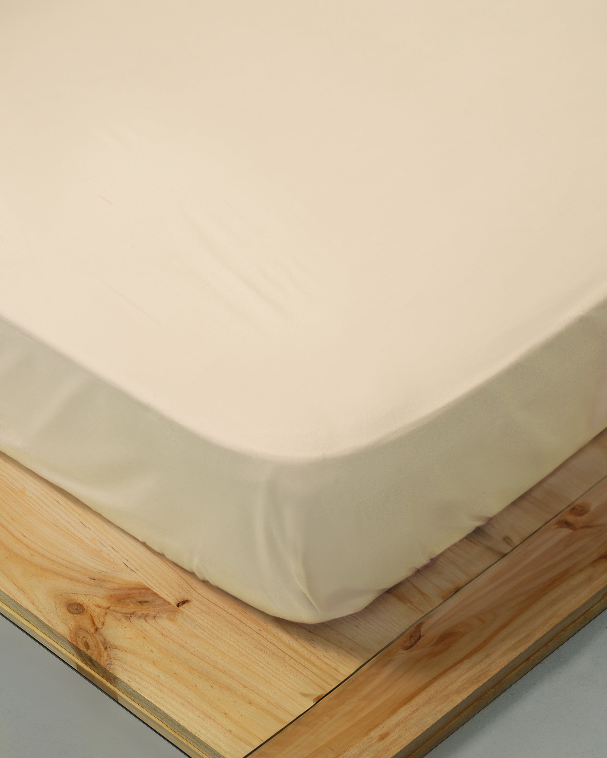 Fitted sheet - 200 thread count percale (Light Yellow)