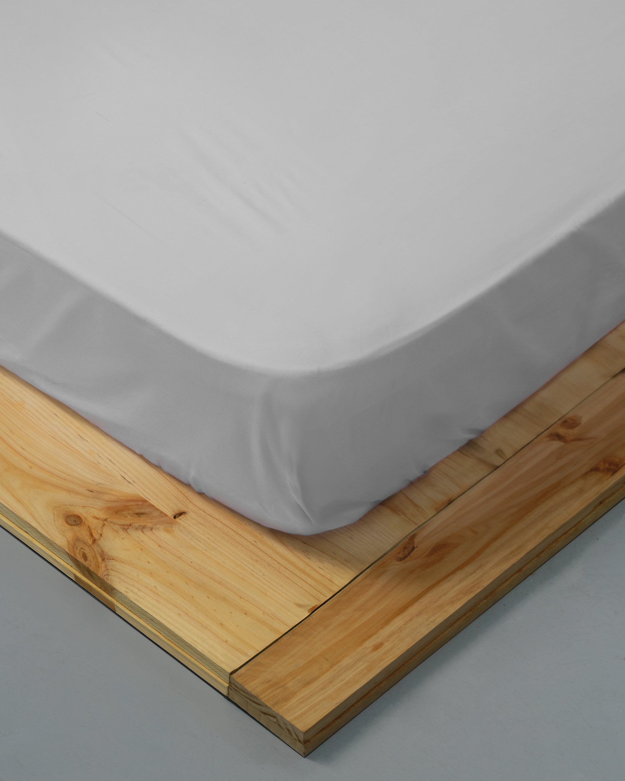 Fitted sheet - 300 thread count sateen (Grey)