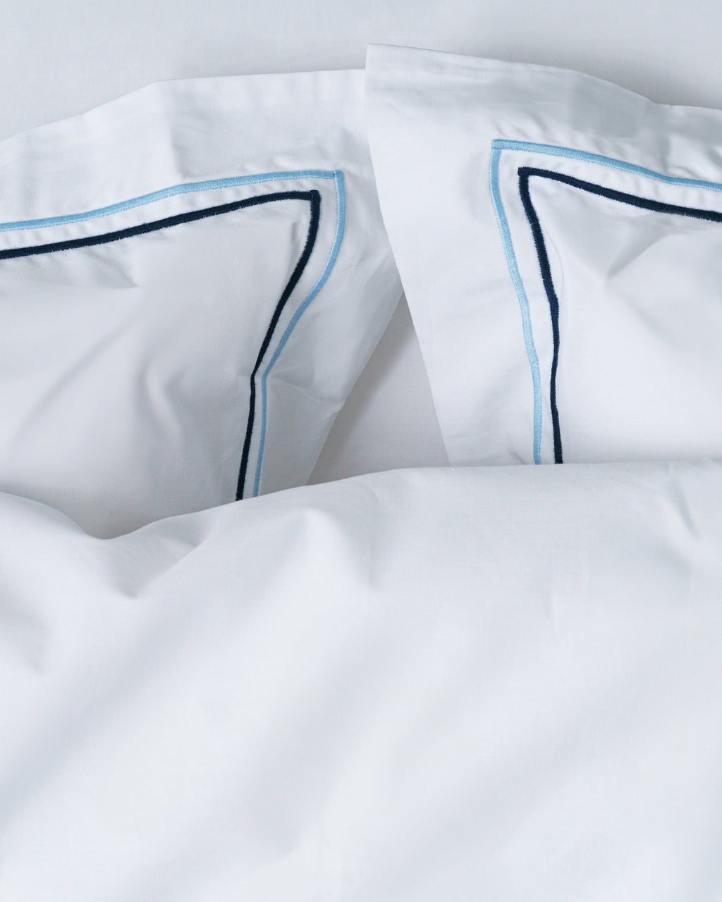 Pillowcase - 200 threads percale (White with Blue stripes)
