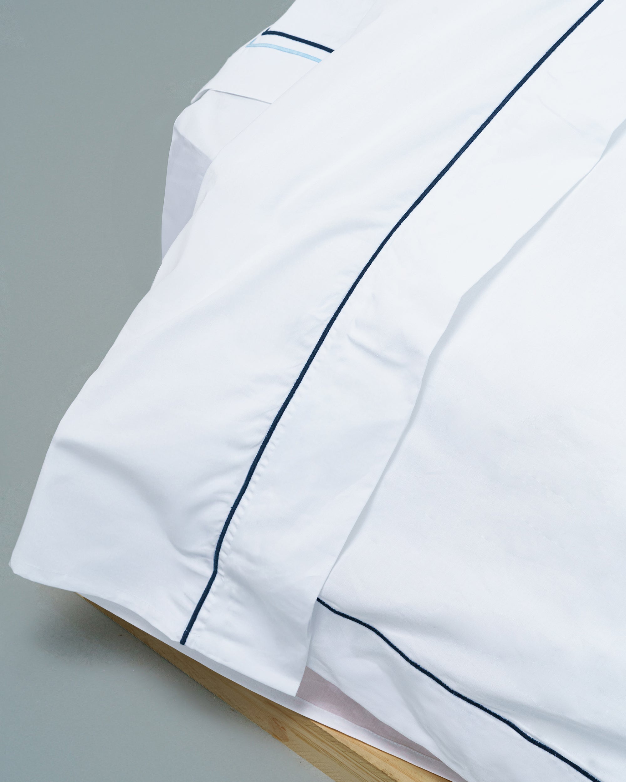 Flat sheet - 300 thread count sateen (White with Black stripes)