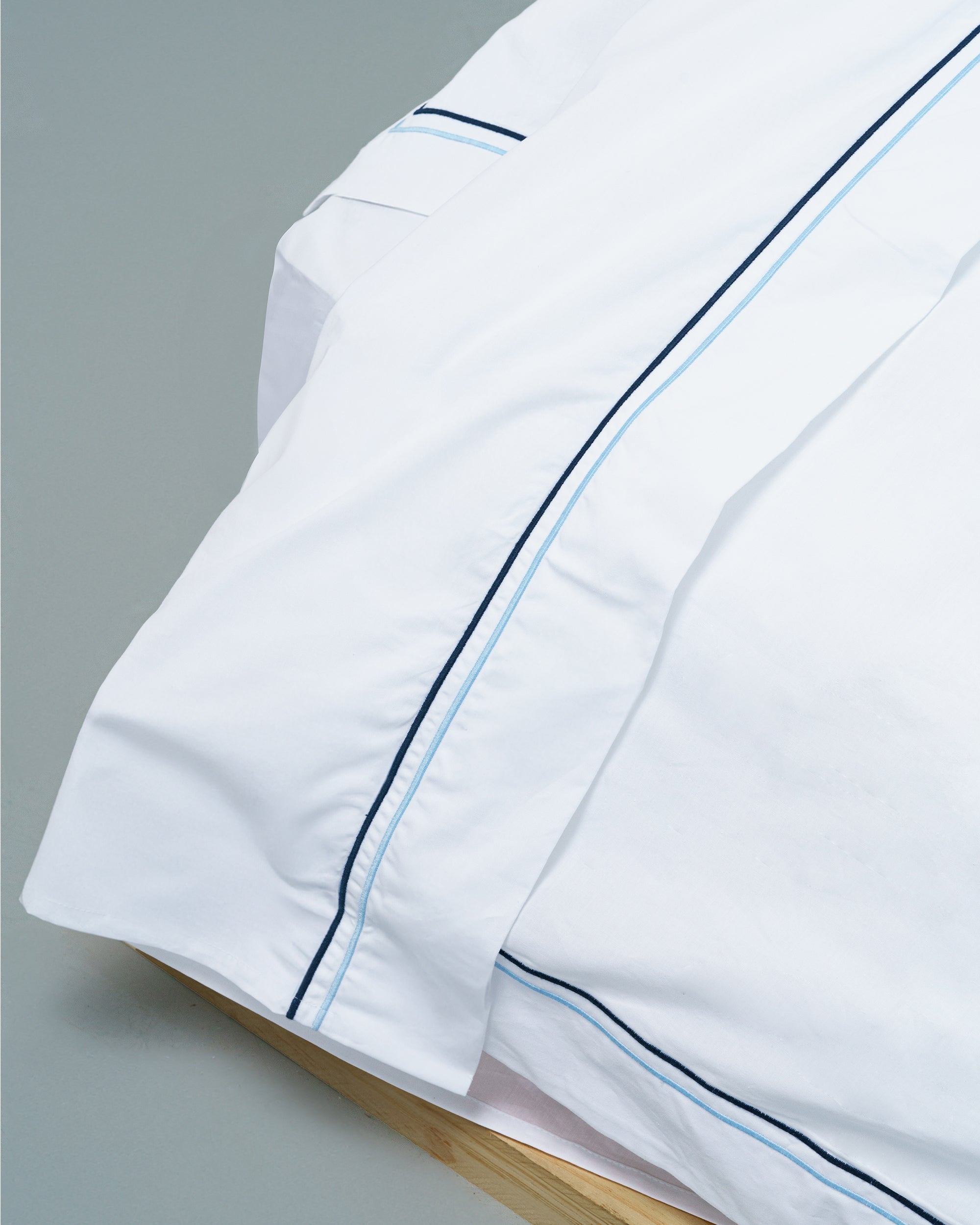Flat sheet - 200 thread count percale (White with Blue stripes)