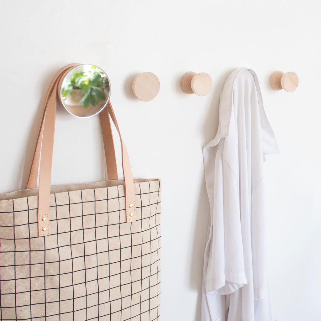 Porte-manteau mural avec miroir en bois de hêtre rond