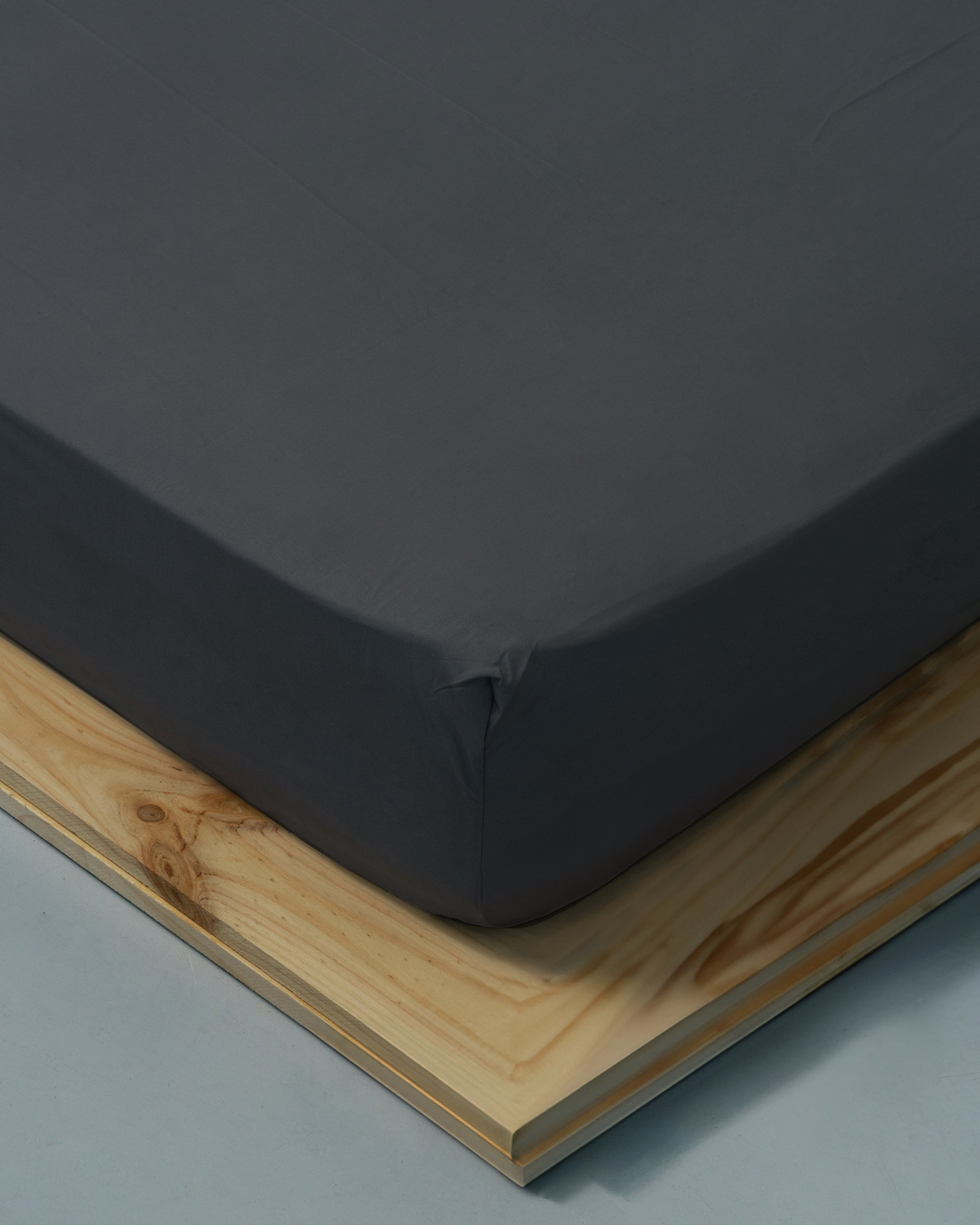 Fitted sheet - 200 thread count percale (Graffiti)