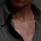 Collier avec lettre initiale I