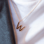 Collier Initial W