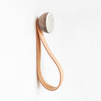 Porte-manteau/patère murale ronde en noyer et céramique avec sangle en cuir - Blanc moucheté